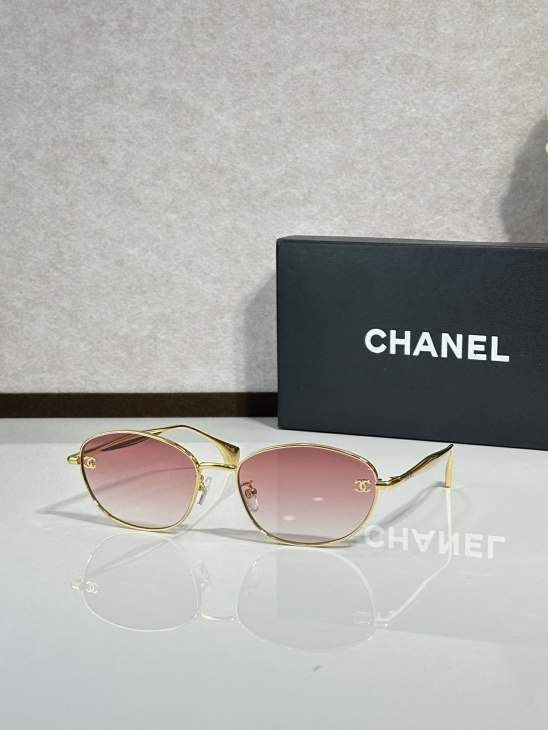 Picture of Chanel Sunglasses _SKUfw77364669fw
